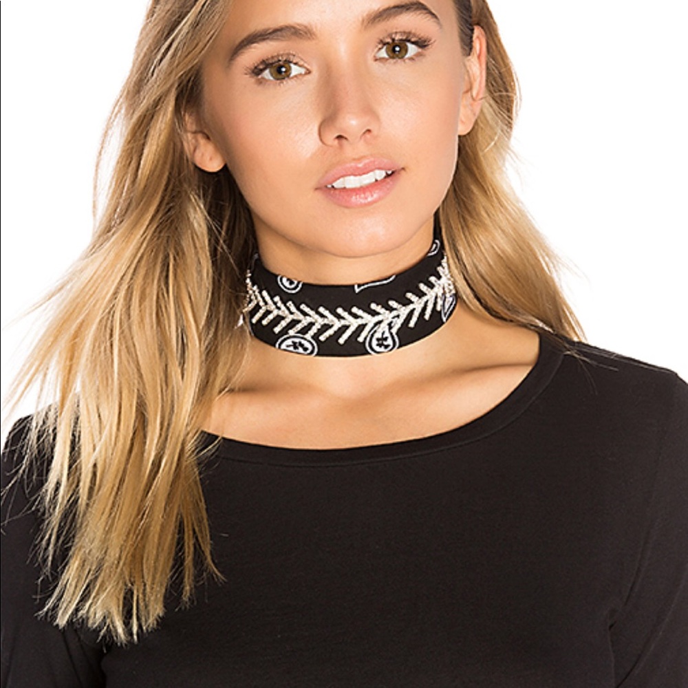 Fallon jewelry banana choker